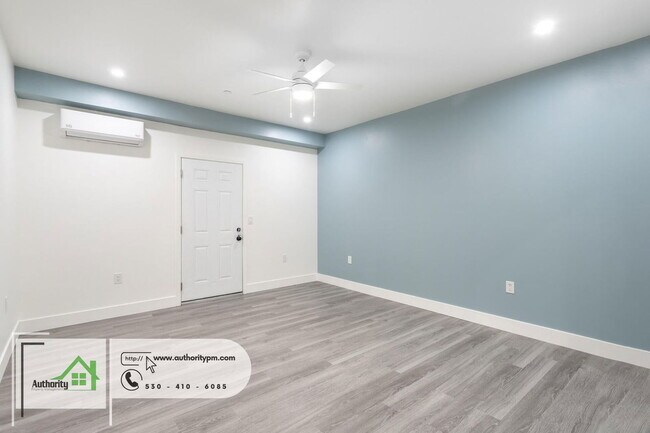 Building Photo - 1140 Redbud Dr