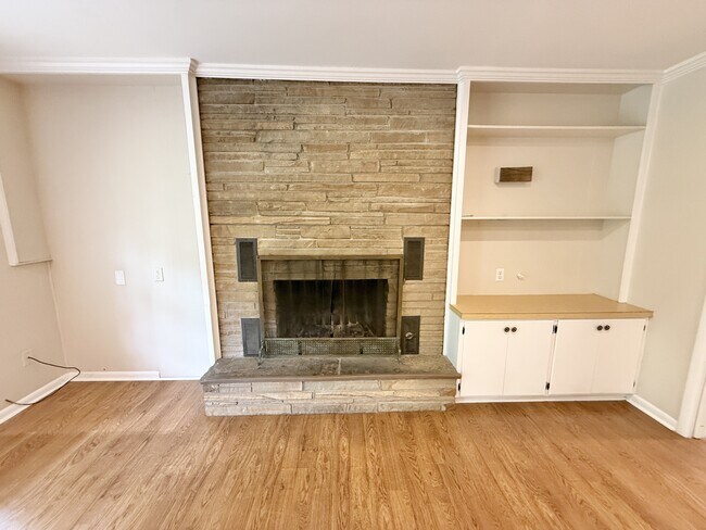 Building Photo - 102 Blueridge Pl