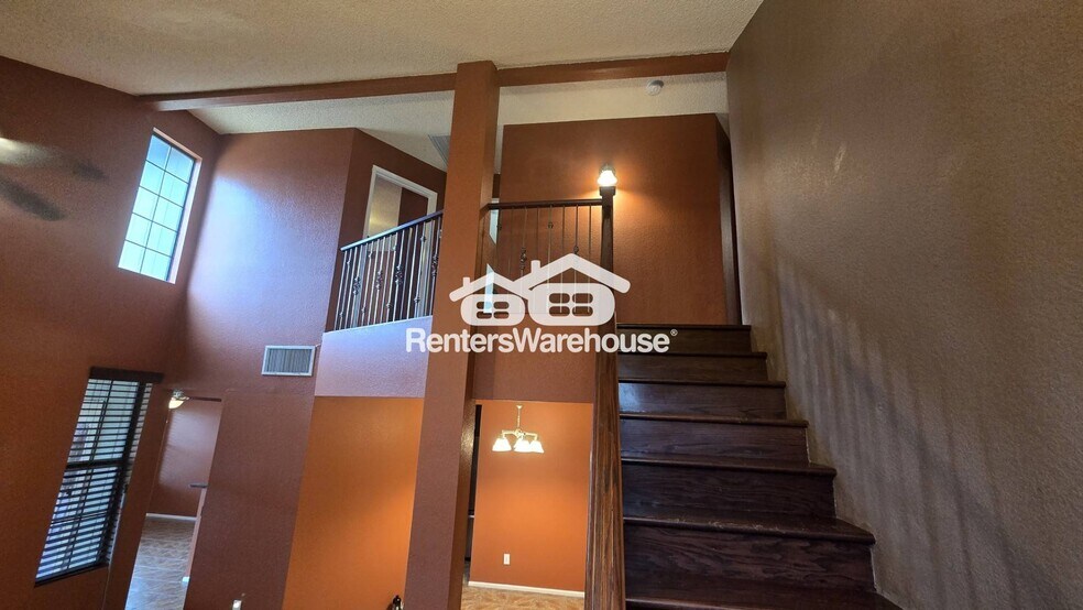 Building Photo - 3065 W Tarina Ct