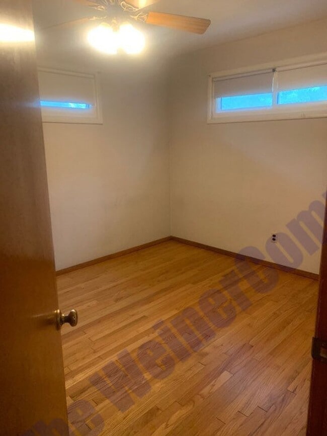 Building Photo - Sublease Available for Move in January 2nd!