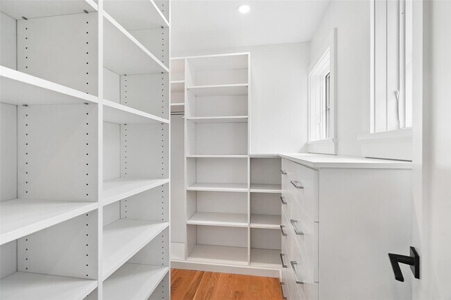 Building Photo - 2 Lavender Ln
