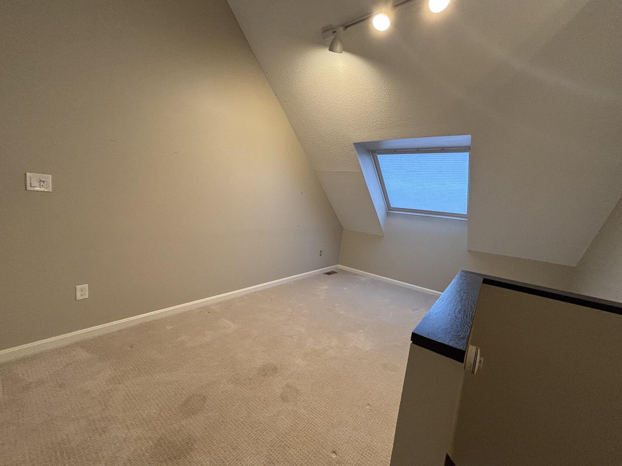 Attic level - office/ spare bedroom - view a - 6 Goldfinch Ln