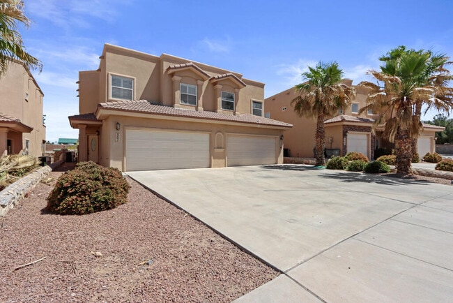 Building Photo - 561 Green Village Ct