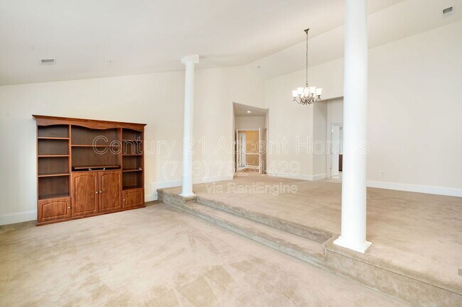 Building Photo - 8401 Tysons Trace Ct