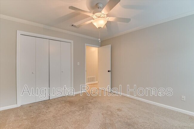 Building Photo - 1404 Johns Rd