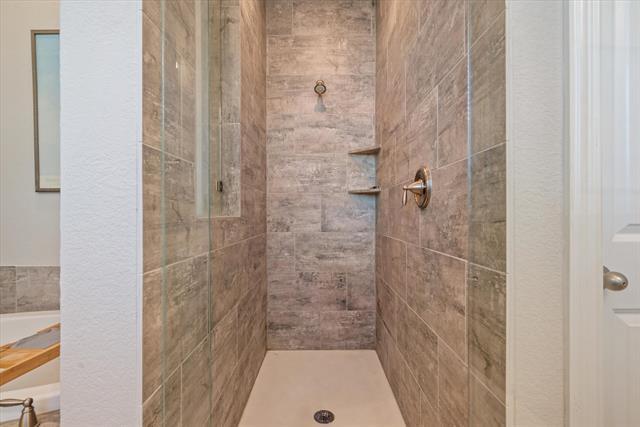 Building Photo - 1524 Everitt Trail