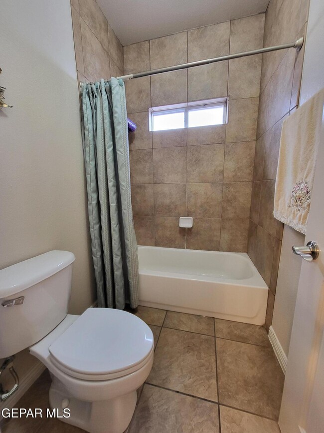 Building Photo - 6354 Franklin View Dr