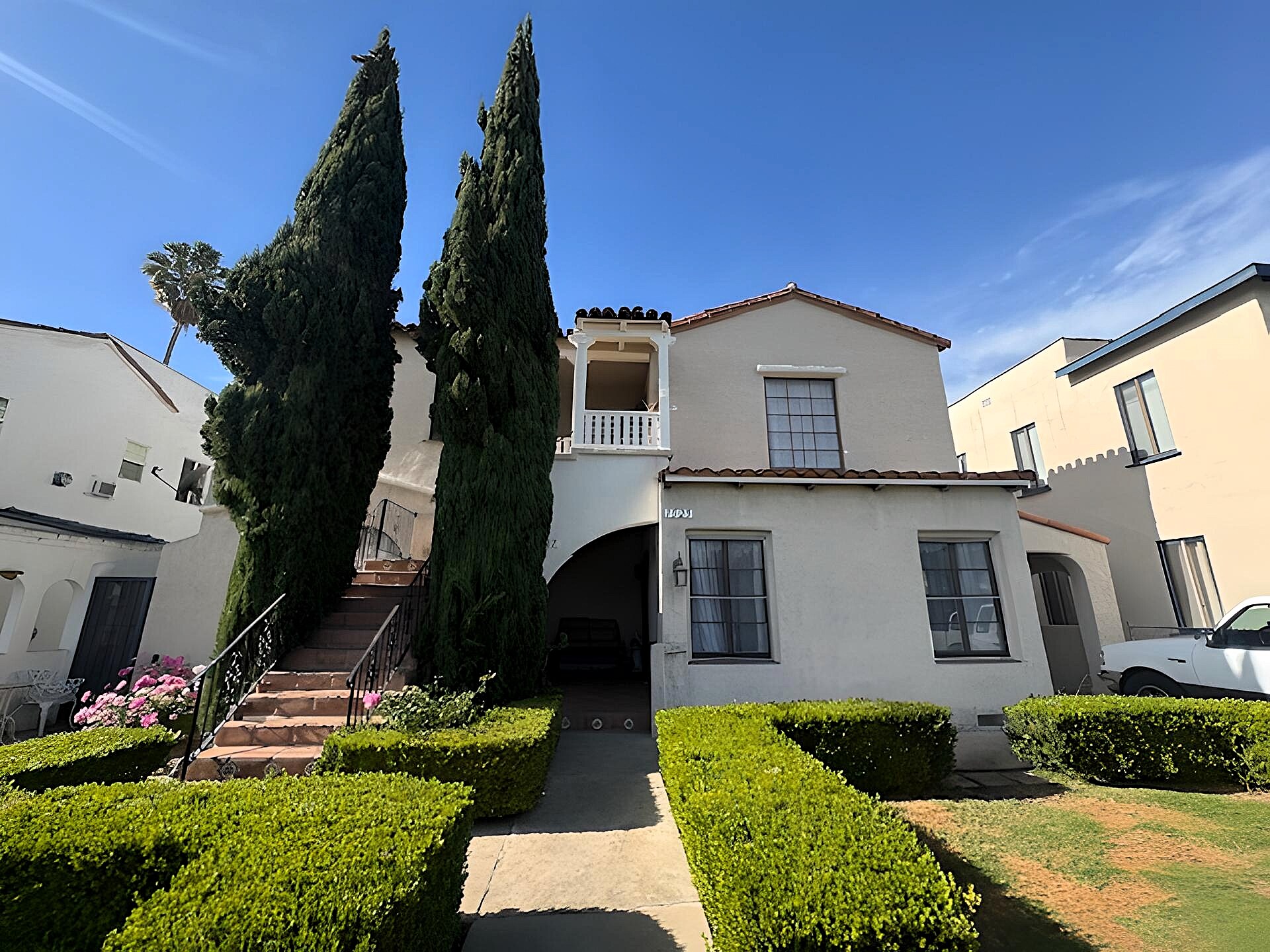 Building Photo - 1525 1/2 S Orange Grove Ave