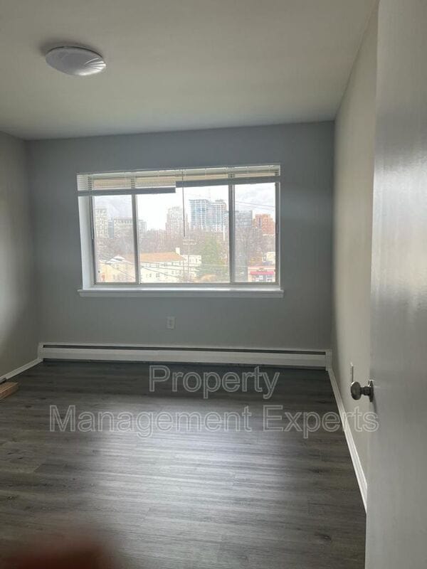 Building Photo - 2330-Glendale Terrace -C2