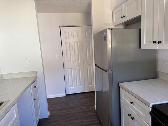 Building Photo - 512 W Dixie Ave