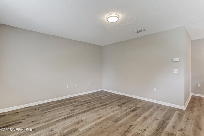 Building Photo - 172 King Arthur Ct