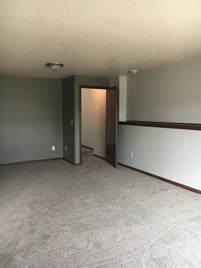 Building Photo - 508 S Whitewood Ave