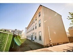 Building Photo - 14 Humboldt Pl