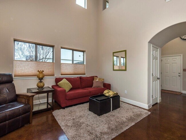 Building Photo - 1553 Twin Cove