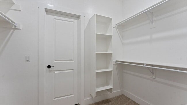 Building Photo - Charming 3-Bedroom Retreat with Cozy Fireplace