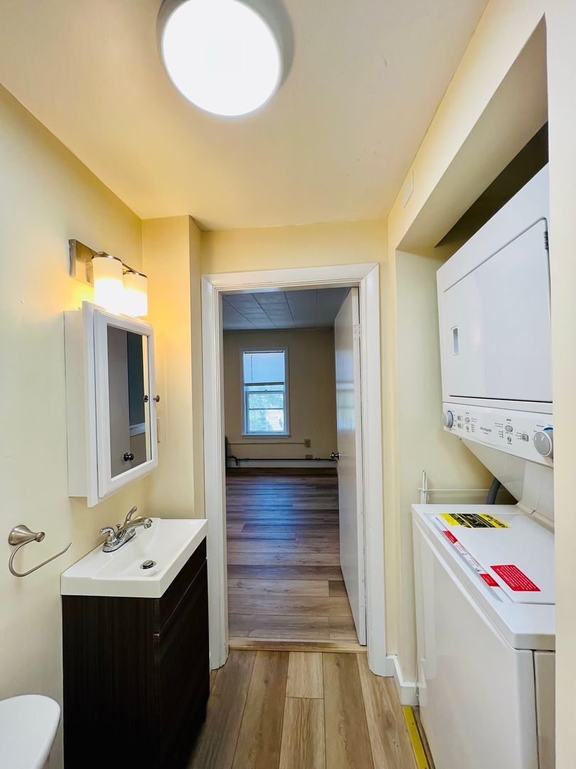 Building Photo - 50-52 Howard St