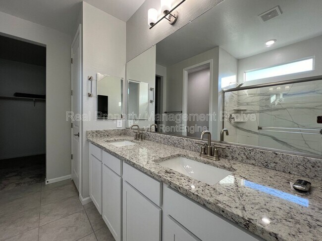 Building Photo - 3435 S 177th Dr