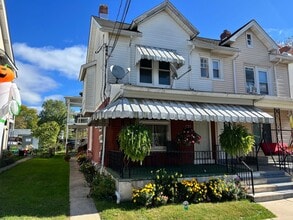 Building Photo - 221 N 7th St
