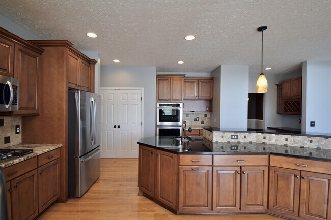 Building Photo - 5167 Elm Leaf Trail