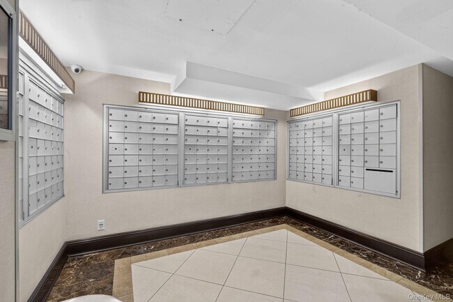 Building Photo - 118-18 Union Tpke