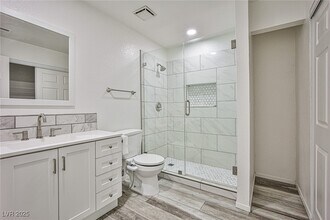 Building Photo - 5187 Caliente St