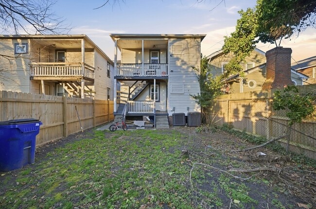 Building Photo - 243 W 32nd St