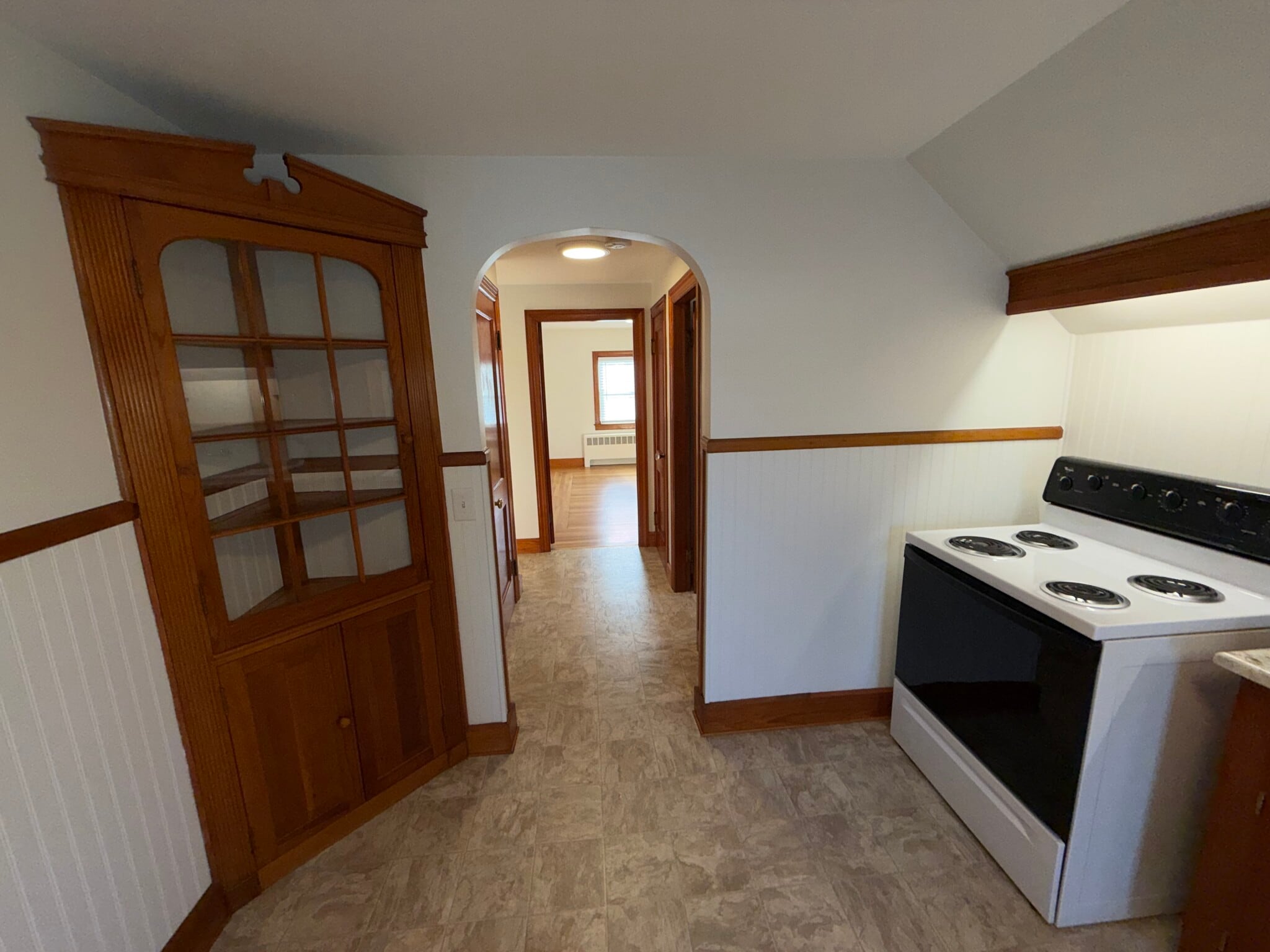 Building Photo - 964 Wellington Rd