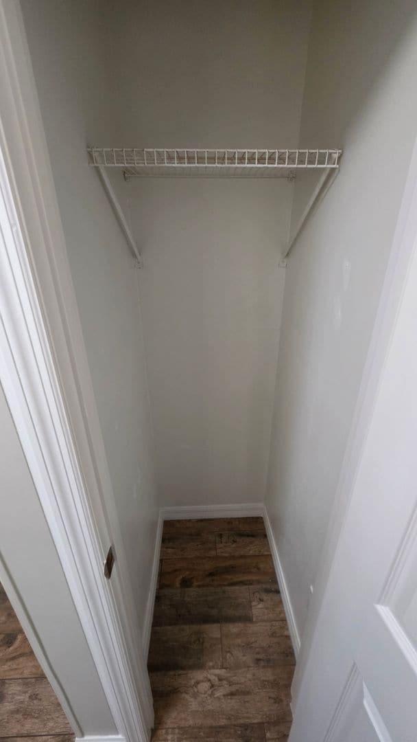 Building Photo - 2 bed 1 bath just remodeled
