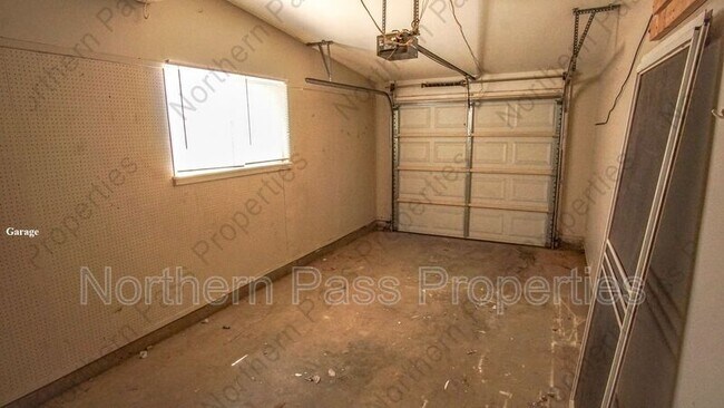 Building Photo - 244 Mardi Gras Dr