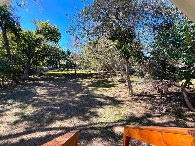 Building Photo - 914 Back St