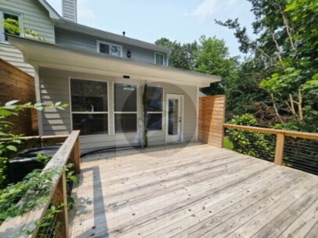 Building Photo - 1041 Kennesborough Rd NW