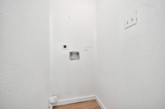 Building Photo - 209 Owens St