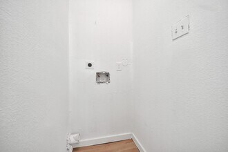 Building Photo - 209 Owens St