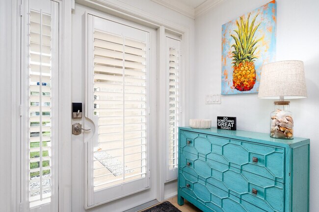 Building Photo - 149 Beachcomber St