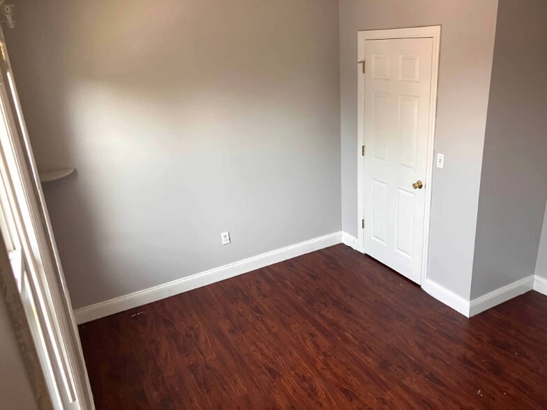 Building Photo - 69 Bennett St