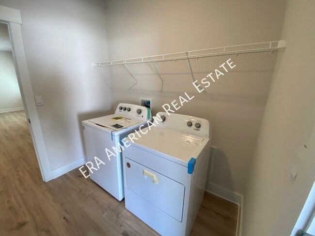 Building Photo - 3398 Southwind Dr