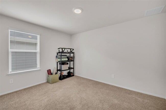 Building Photo - 185 Sandringham Lp