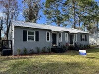 Building Photo - Renovated 2 Bedroom Jacksonville Heights D...
