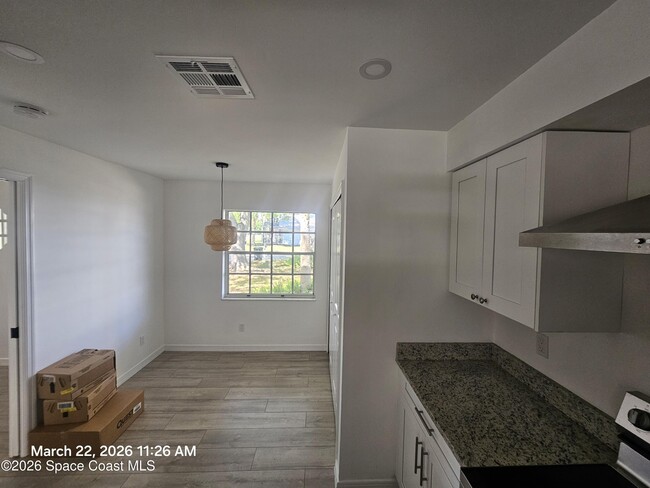 Building Photo - 1406 36th Ave