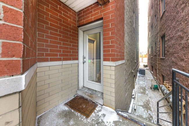 Building Photo - 31 E 26th St