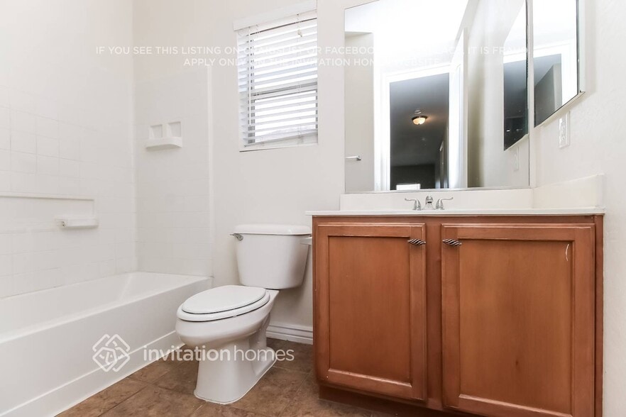 Building Photo - 254 S Aaron