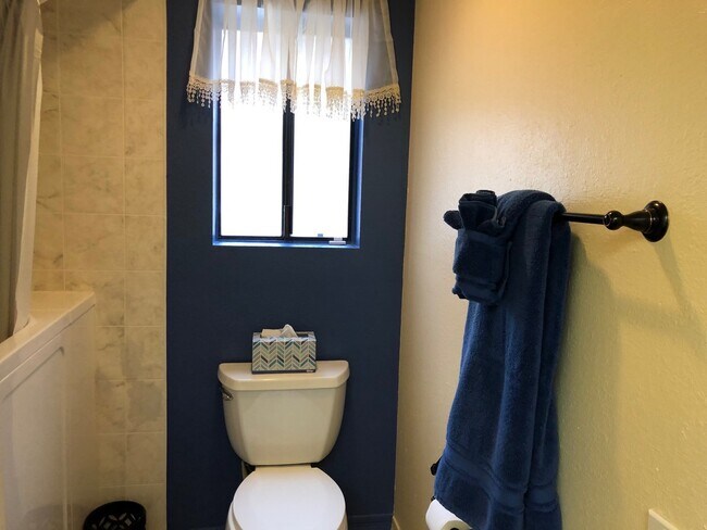 Building Photo - Lovely Home Steps Away From All the Amenities in Leisure World, in 45+ Active Adult Community Ava...