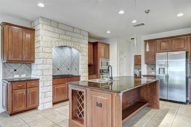 Building Photo - 3129 Goldenoak Cir