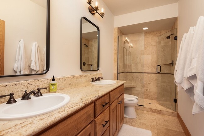 Building Photo - Stunning Furnished Estate in Pronghorn