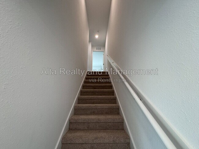 Building Photo - 39 Tidal Bch Ave