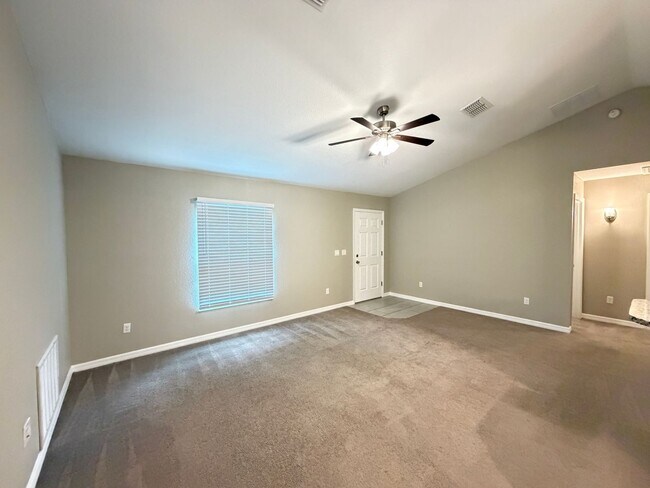 Building Photo - AWESOME 3 BD/2BA Home in Beautiful Ocala!!!