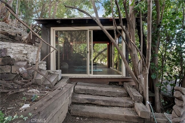 Building Photo - 3642 Alta Mesa Dr