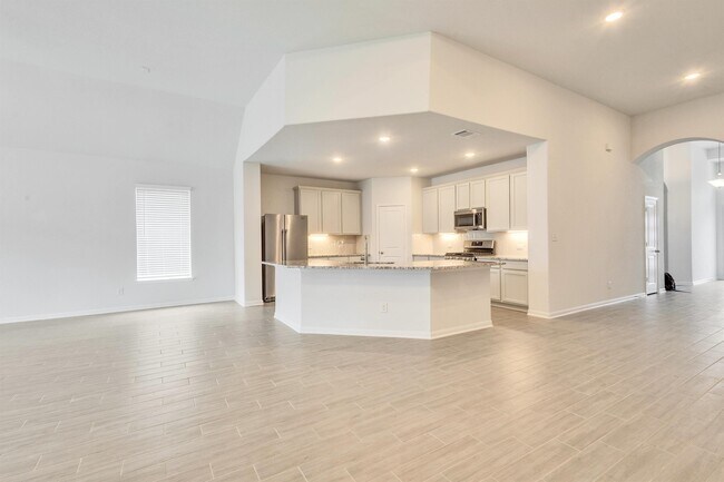 Building Photo - 211 Short Leaf Dr