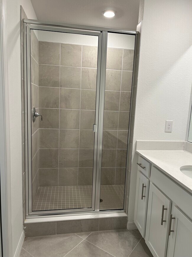 Building Photo - 12180 Wellen Golf St