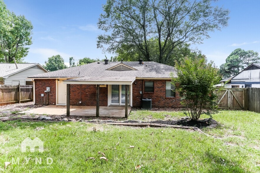 Building Photo - 1734 Coral Hills Dr